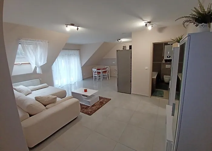 Balance アパート エゲル